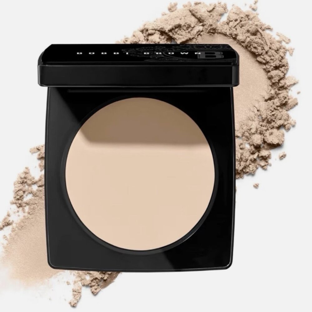 Bobbi Brown Sheer Finish Pressed Powder in Soft Porcelain, NEW